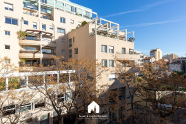 
                                                                                        Location
                                                                                         Central Castellane