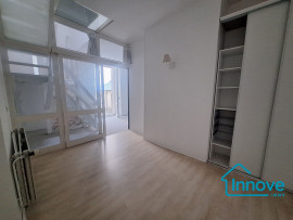 
                                                                                        Vente
                                                                                         Centre Notre-Dame : Appartement atypique avec 6 chambres.