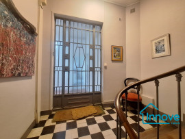 
                                                                                        Vente
                                                                                         Centre Notre-Dame : Appartement atypique avec 6 chambres.