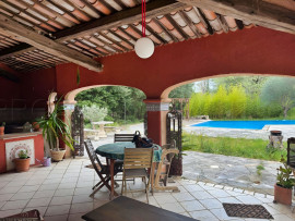 
                                                                                        Vente
                                                                                         CENTRE VAR VILLA 350 M² sur 1.6HA