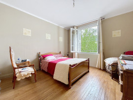 
                                                                                        Vente
                                                                                         CENTRE-VILLE DE SAINT-LO, Appartement 3 pièces