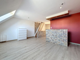 
                                                                                        Vente
                                                                                         CENTRE-VILLE DE SAINT-LÔ, Appartement triplex, 4 chambres 