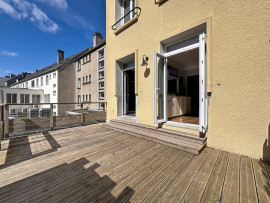 
                                                                                        Vente
                                                                                         CENTRE-VILLE DE SAINT-LÔ, Appartement triplex, 4 chambres 