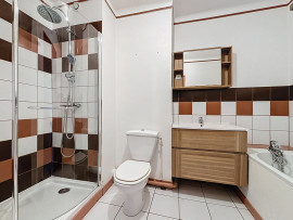 
                                                                                        Vente
                                                                                         CENTRE-VILLE DE SAINT-LÔ, Appartement triplex, 4 chambres 