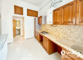 
                                                                                        Vente
                                                                                         Centre-ville Nice - T3 de 80 m² à fort potentiel