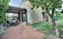 Location
Cette maison soignée offre un cadre de vie parfait