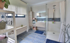 Location
Cette maison soignée offre un cadre de vie parfait