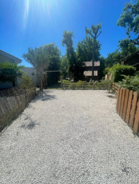 
                                                                                        Location
                                                                                         Chalet au calme avec piscine dans domaine