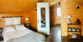 
                                                                                        Location
                                                                                         Chalet au calme avec piscine dans domaine