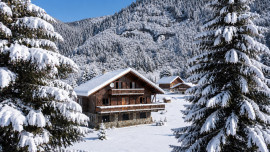 
                                                                                        Vente
                                                                                         CHALET D'EXCEPTION à la Morte– 190 m²  Vue panoramique – Studio indépendant – Alpe du Grand Serre
