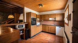 
                                                                                        Vente
                                                                                         CHALET D'EXCEPTION à la Morte– 190 m²  Vue panoramique – Studio indépendant – Alpe du Grand Serre