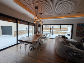 
                                                                                        Vente
                                                                                         CHALET RÉCENT 120M2