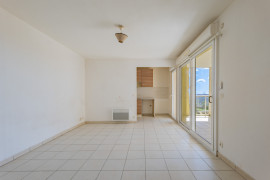 
                                                                                        Vente
                                                                                         Chamant 3 pièces et Garages