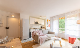 
                                                                                        Colocation
                                                                                         Chambre 1 -  1 chambre disponible en colocation