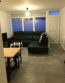 
                                                                                        Colocation
                                                                                         Chambre avec sdb privative dans maison en coloc