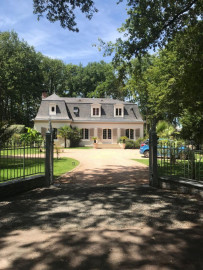 
                                                                                        Colocation
                                                                                         CHAMBRE CHARMANTE