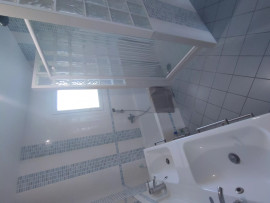 
                                                                                        Colocation
                                                                                         Chambre coloc dans une maison