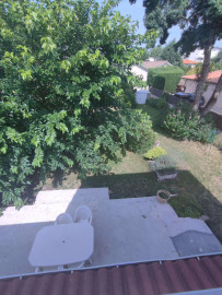 
                                                                                        Colocation
                                                                                         Chambre coloc dans une maison