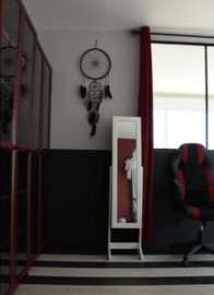 
                                                                                        Location
                                                                                         Chambre cosy avec sa terrasse privative.