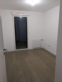 
                                                                                        Location
                                                                                         Chambre dans colocation avec jardin