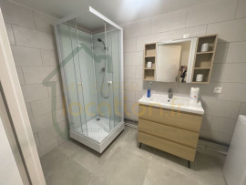 Location
Chambre dans un superbe appartement meublé et rénové dans une belle résidence de standing.