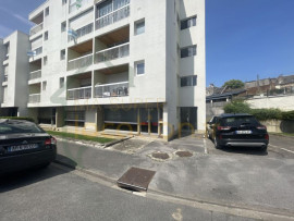 Location
Chambre dans un superbe appartement meublé et rénové dans une belle résidence de standing.