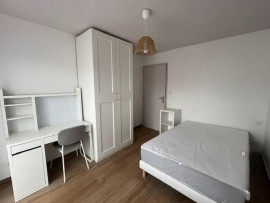 
                                                                                        Colocation
                                                                                         Chambre dans une colocation 100 m²