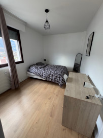 
                                                                                        Location
                                                                                         Chambre en colocation au coeur de Grenoble
