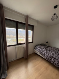 
                                                                                        Location
                                                                                         Chambre en colocation au coeur de Grenoble