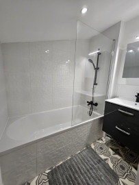 
                                                                                        Colocation
                                                                                         Chambre meublée avec salle de bain privée
