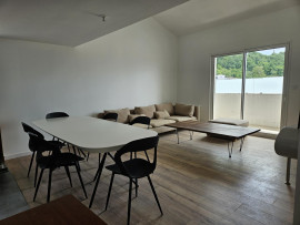 
                                                                                        Colocation
                                                                                         Chambre meublée avec salle de bain privée