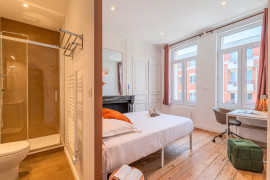 
                                                                                        Colocation
                                                                                         Chambres privées avec sdb - Coliving - Centre