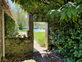 
                                                                                        Vente
                                                                                         CHARENTE MARITIME MANOIR DE CHARME 20 HA RIVIERE