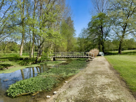 
                                                                                        Vente
                                                                                         CHARENTE MARITIME MANOIR DE CHARME 20 HA RIVIERE