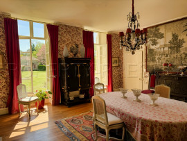 
                                                                                        Vente
                                                                                         CHARENTE MARITIME MANOIR DE CHARME 20 HA RIVIERE