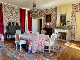
                                                                                        Vente
                                                                                         CHARENTE MARITIME MANOIR DE CHARME 20 HA RIVIERE