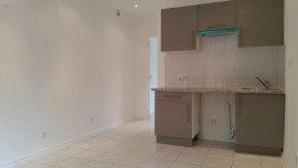 
                                                                                        Location
                                                                                         Charmant 2 pieces