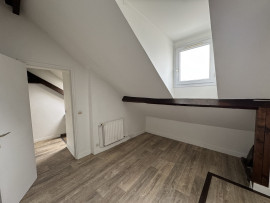 
                                                                                        Vente
                                                                                         CHARMANT 2 PIECES LE MARAIS - 50m2 au sol