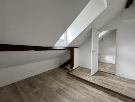 
                                                                                        Vente
                                                                                         CHARMANT 2 PIECES LE MARAIS - 50m2 au sol