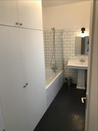
                                                                                        Location
                                                                                         Charmant 2 pièces Meublé Paris 18