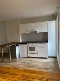 
                                                                                        Location
                                                                                         Charmant 2 pièces quartier Epinettes-Bessières
