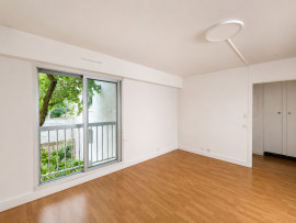 
                                                                                        Vente
                                                                                         Charmant Appartement 2 Pièces avec Parking à Neuilly-sur-Seine