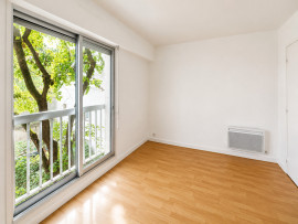 
                                                                                        Vente
                                                                                         Charmant Appartement 2 Pièces avec Parking à Neuilly-sur-Seine