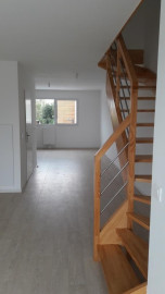 
                                                                                        Location
                                                                                         Charmant appartement T3 avec terrasse et parking