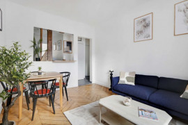 
                                                                                        Location
                                                                                         Charmant appartement - Voltaire