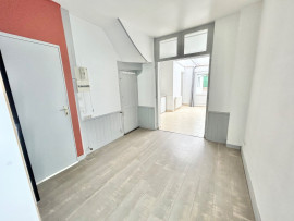 Location
Charmant studio avec cour privative