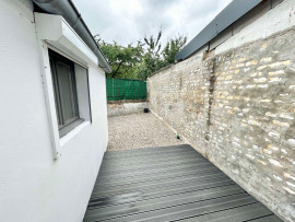 Location
Charmant studio avec cour privative