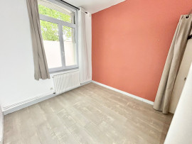 Location
Charmant studio avec cour privative