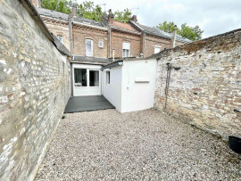 Location
Charmant studio avec cour privative