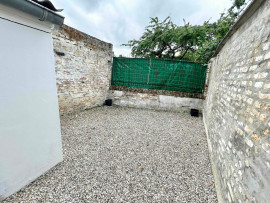 Location
Charmant studio avec cour privative